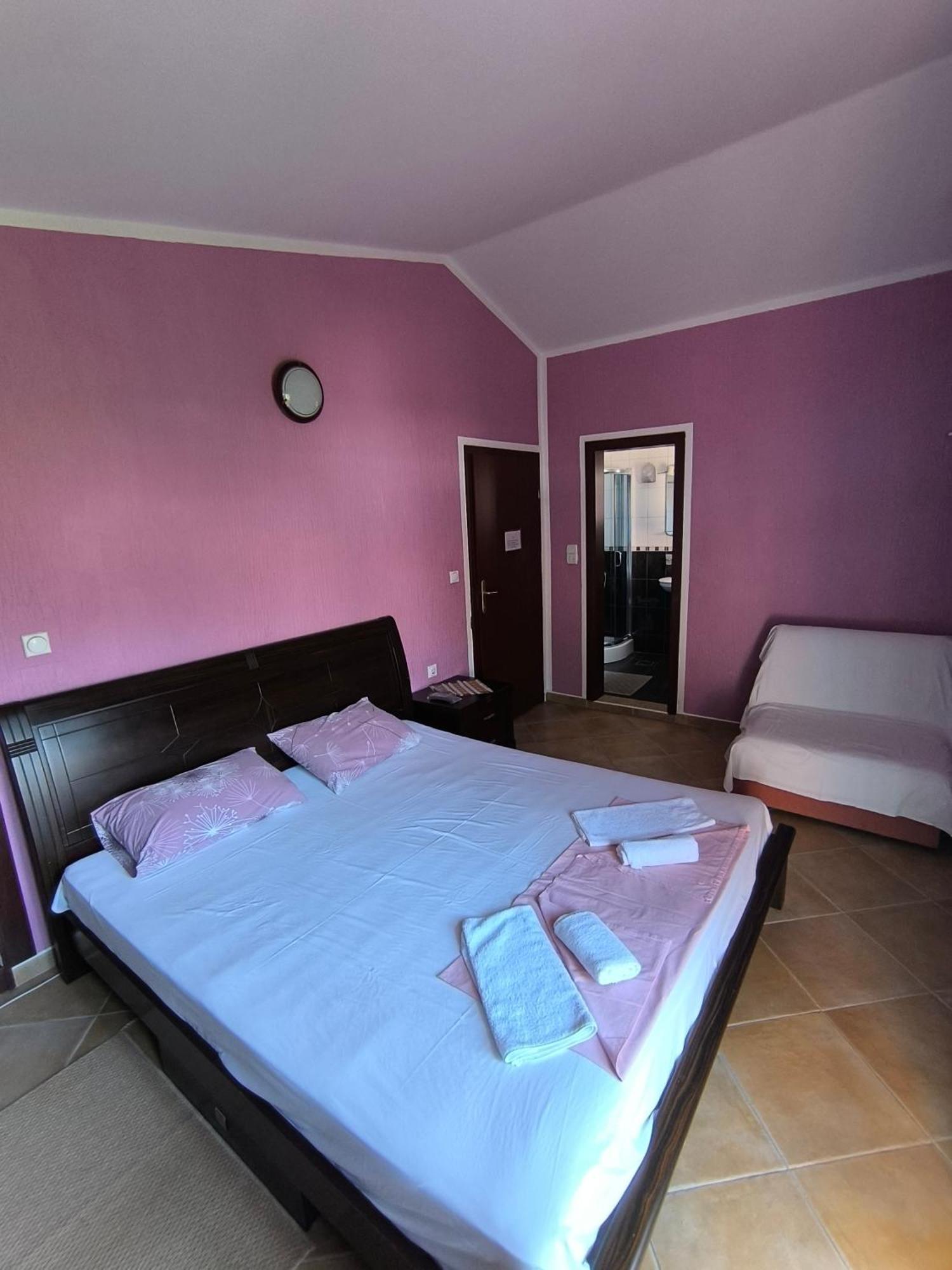 Guesthouse Lautasevic Petrovac Exterior photo